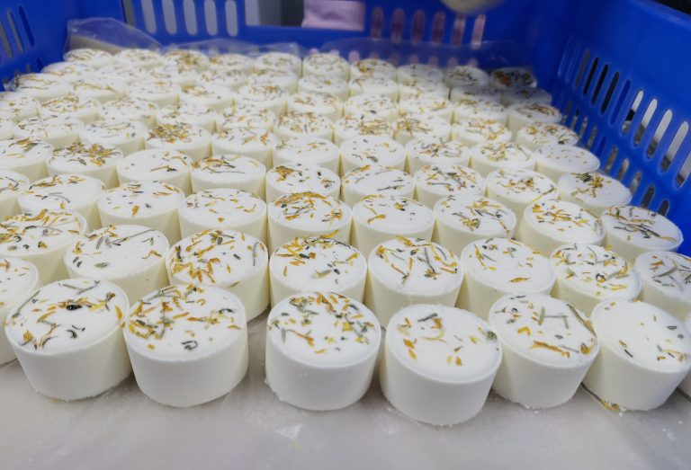 Bath Bomb with Dried Flowers factory china,Chinese manufacturer,Chinese Wholesale