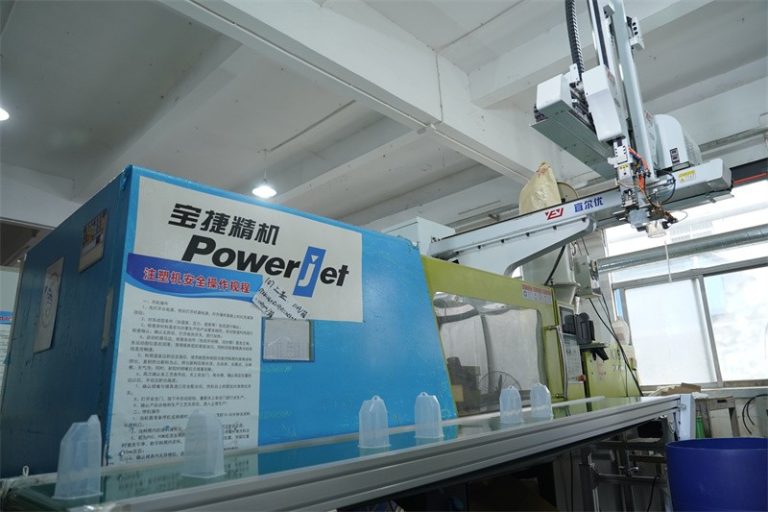 Xoguetes de bricolaxe por xunto China, fábrica chinesa de personalización de po de neve máxica artificial branca, po de neve instantánea para baba